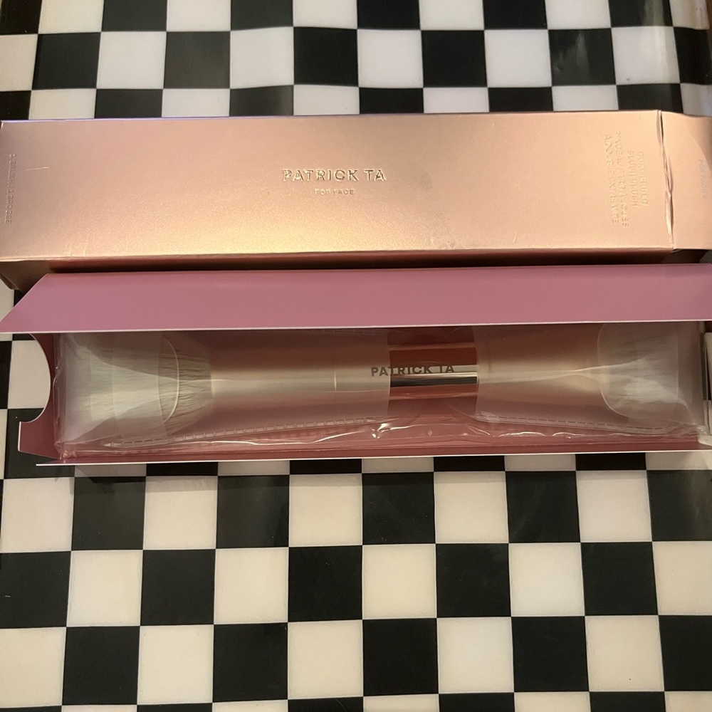 🤎Patrick Ta ~ DUAL ENDED BLUSH BRUSH ~ Award Winner 💥 New in Box - Picture 6 of 8